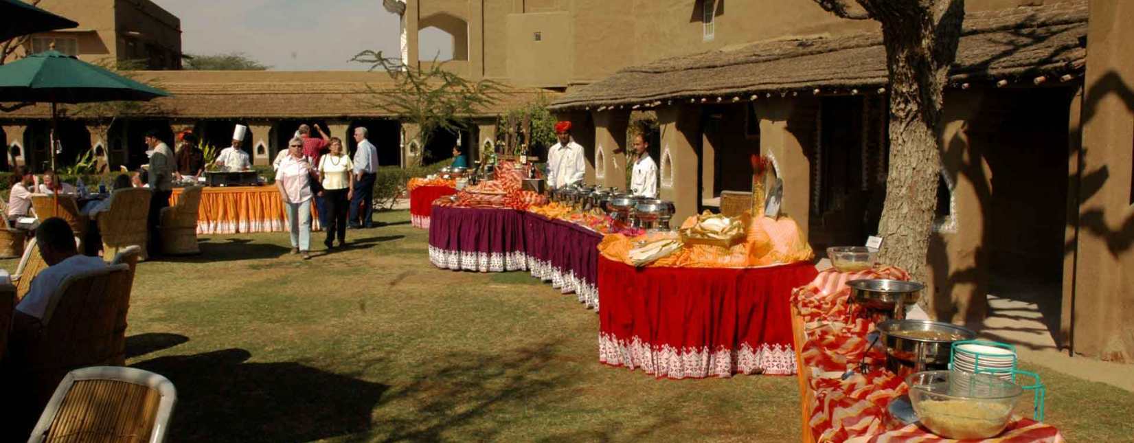 Calippic Hotels Mandawa - CDR - Front Lawns
